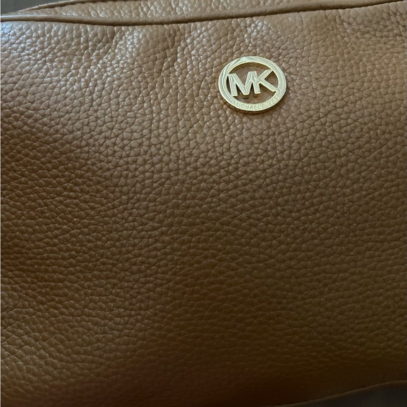 Caramel Michael Kors crossbody - Picture 3 of 10